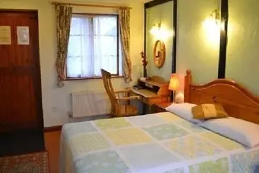 בית מלון כפרי Six Bells Inn