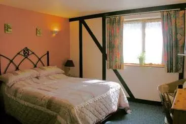 Отель Six Bells Inn