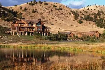ホテル Grey Cliffs Ranch