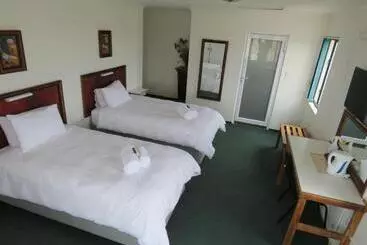 Hotel Ngandu At Sea