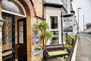 펜션 Seafield Guest House