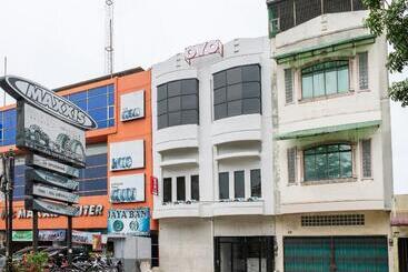 Hotell Oyo 3150 Theodore Homestay