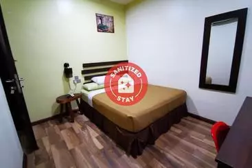 Hotelli Oyo 90045 Dalyla Inn