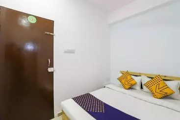 Hotel Parash Inn