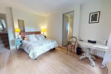 Bed and Breakfast Le Prieuré La Madelène