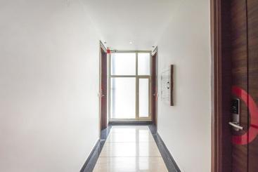 Vaccinated Staff- Capital O 70928 Hotel Golden Home