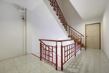 Szálloda Oyo 698 Pattaya City