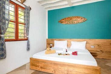 Hotel Pili Pili Beach