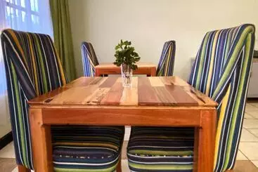 پانسیون Tulia Lodge