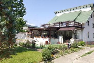 پانسیون Voro Mold