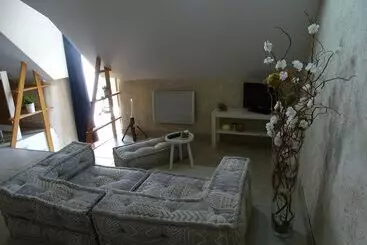 Majatalo Studio Gant Ar Gwenn Haut En Couleurs