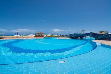 هتل Borg El Arab Beach Resort