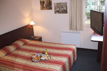 בית מלון כפרי Kyriad Orléans Sud Olivet