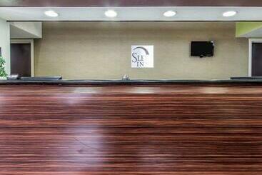 Hotel Super 8 By Wyndham Xiangyang Guang Cai Da Shi Chang