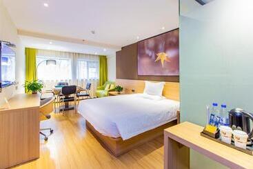 Iu Hotel Guiyang Future Ark Poly New City Guiyu Hot Spring Store