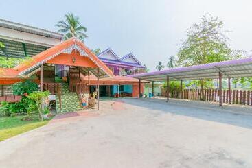 هتل Oyo 712 Baandin Resort Near Bangkok Hospital Phetchaburi