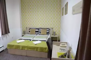 تختخواب و صبحانه Guest House Golden Coin