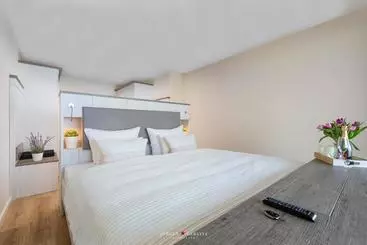 Hotel Apartment Port Side
