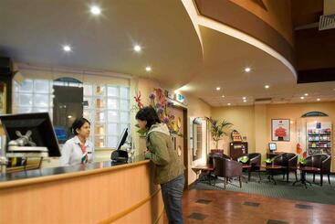 בית מלון כפרי Ibis Sheffield City