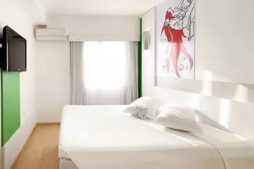 בית מלון כפרי Ibis Styles Joinville