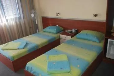 پانسیون стаи за гости анхиало