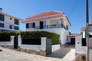 פנסיון Parede Guest House