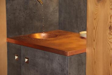 هتل Emmy Five Elements