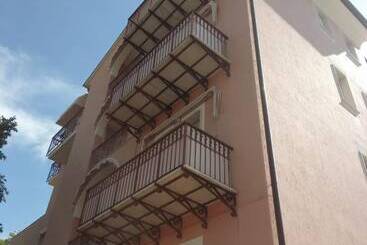 Hotell Residence Cherie