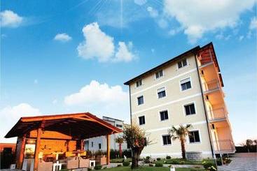 Hotel As Baks Rrjoll