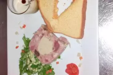 Hotelli Hôtel Restaurant Les Templiers