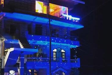 פנסיון Moksha Guest House