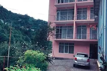 هتل Giorgi Kvariati