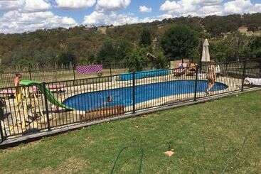 קוטג'' Taradale House Estate