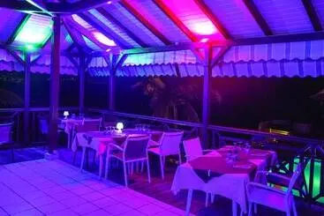 هتل Hôtel Bois Joli