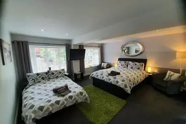 Bed and Breakfast Mayfields Guest House