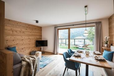 شقة فندقية Les Dolomites Mountain Lodges