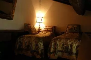 Aamiaismajoitus (B&B) Castello Di Vigoleno