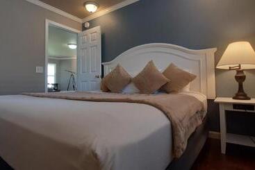 旅馆 The Oceanfront Inn