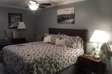 Motelli Gators Inn On The Bayou