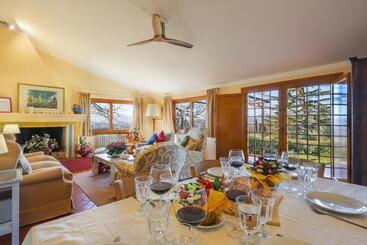 펜션 Bertolli Villas