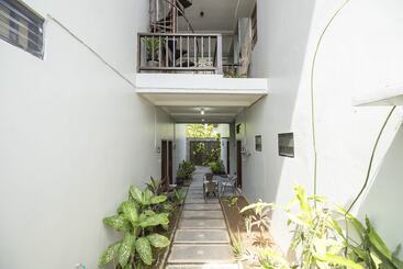 旅馆 Panen House By Oyo Rooms