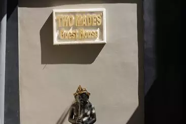 Pensão Two Made's Guest House