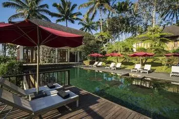 Bed and Breakfast Awan Biru Villas