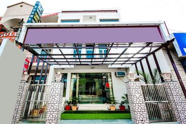 酒店 Mubarak By Oyo Rooms