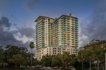 Отель Arya Bw Premier Collection