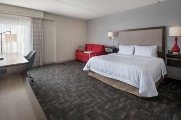 فندق Hampton Inn Bostonlogan Airport