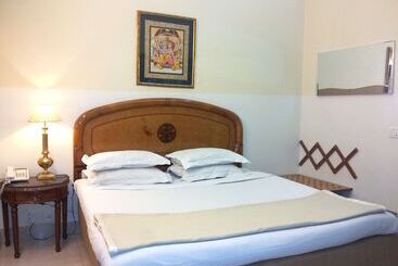 فندق Bajaj Indian Home Stay