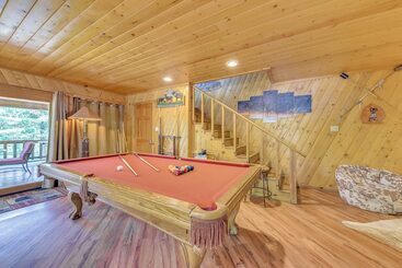 کلبه Unique Bear Country Cabin In Ruidoso W/ Hot Tub!