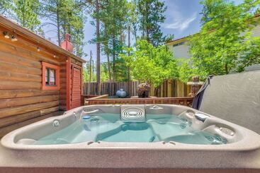 کلبه Unique  Bear Country Cabin  In Ruidoso W/ Hot Tub!