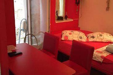 Hotel Apartments Elena